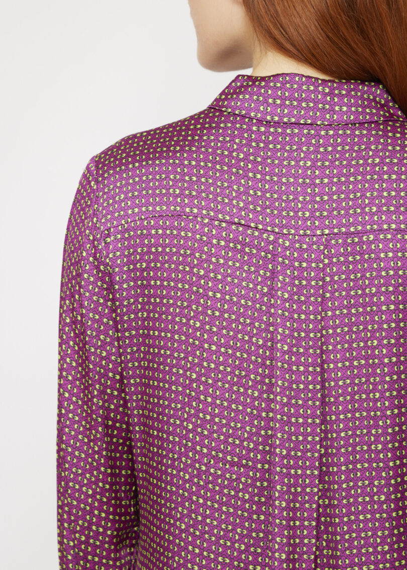 Hemdblusenkleid mit graphischem muster